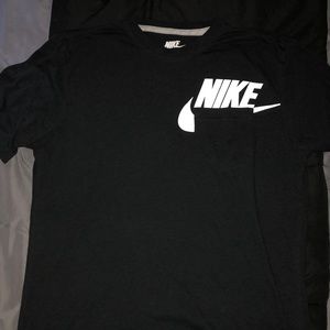 Men’s Nike Pocket T-Shirt